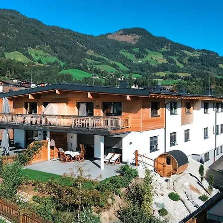 Apartment Gletscherblickstube - Sunny Balcony & Car Park By Alpenluxus Fuegen